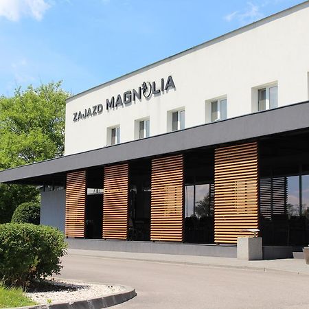 Zajazd Magnolia-Airport Modlin Pomiechówek Exteriör bild